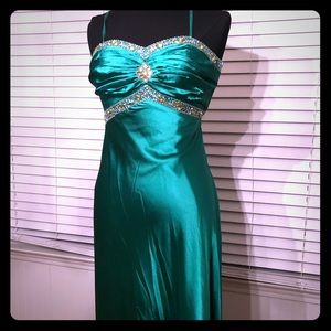 New Kelly green w sexy  back prom gown satin
